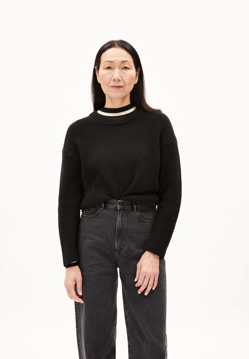 NURIELLAA | black