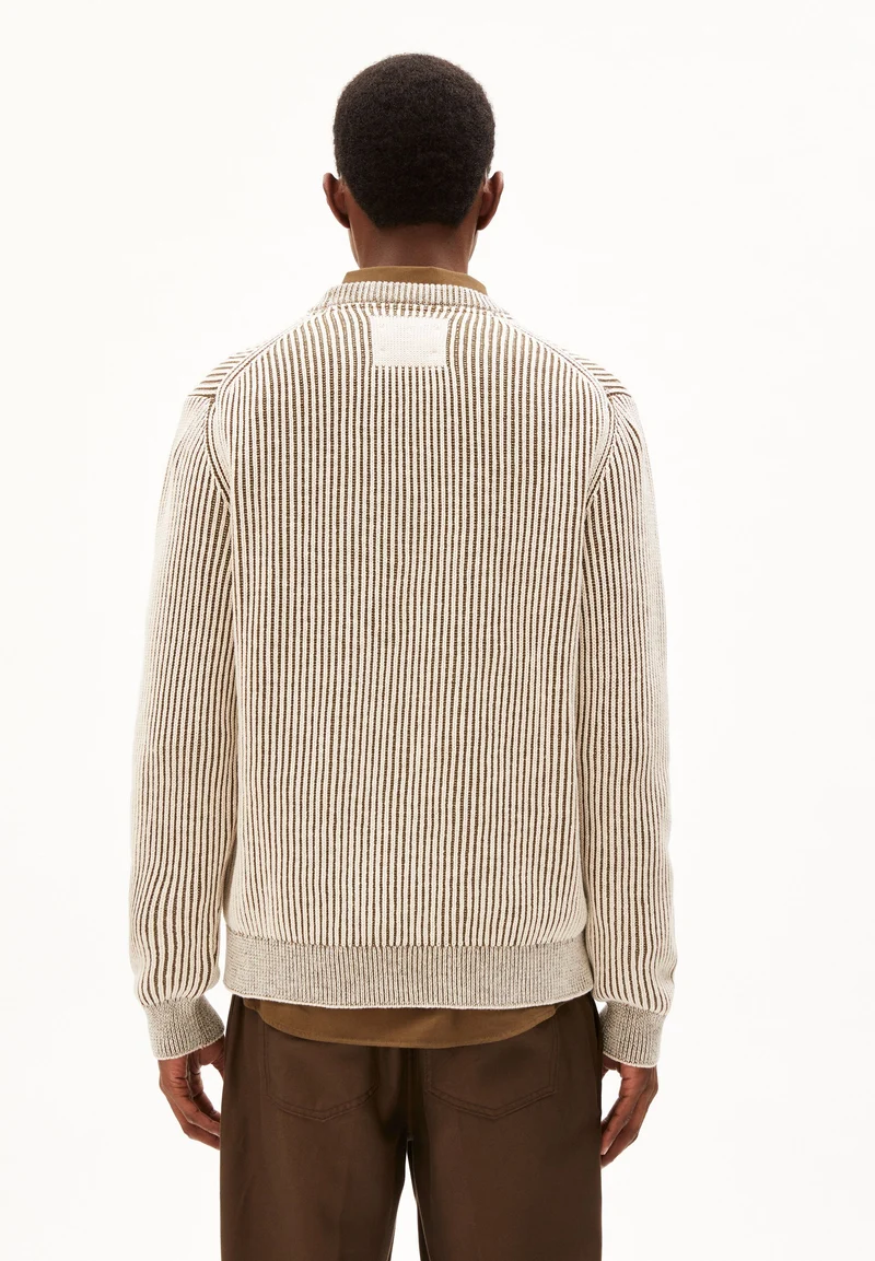 ANDRAAS | oatmilk-dried moss