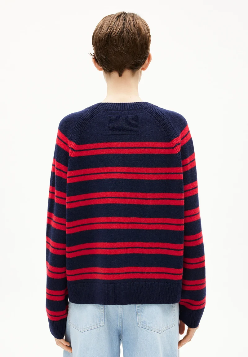 LILIRIAA FINE STRIPES STRICKPULLOVER | tinted navy-candy apple