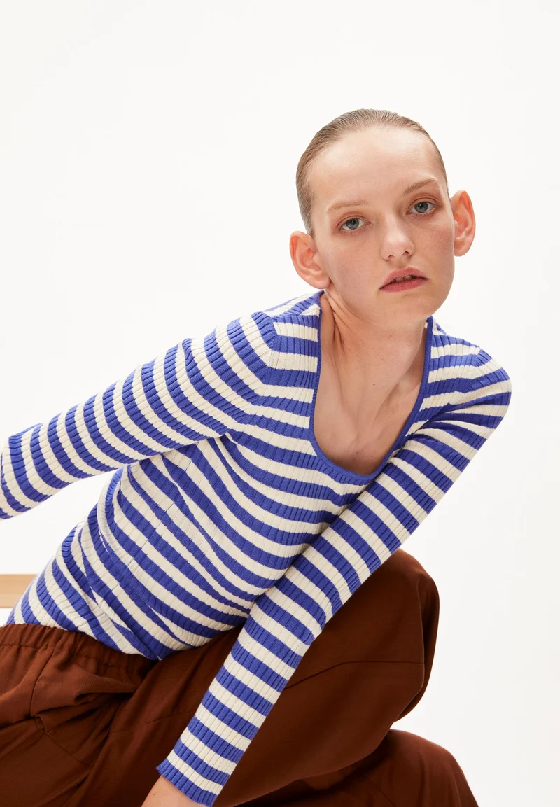 ALAANIA CREWNECK STRIPE | vibrant violet