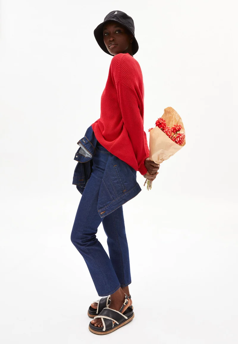 NURIELLAA | dark poppy