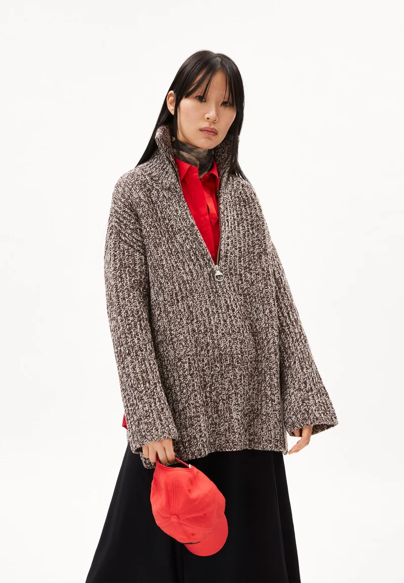 TRINEKAA LEOPARD | dark swamp-oatmilk