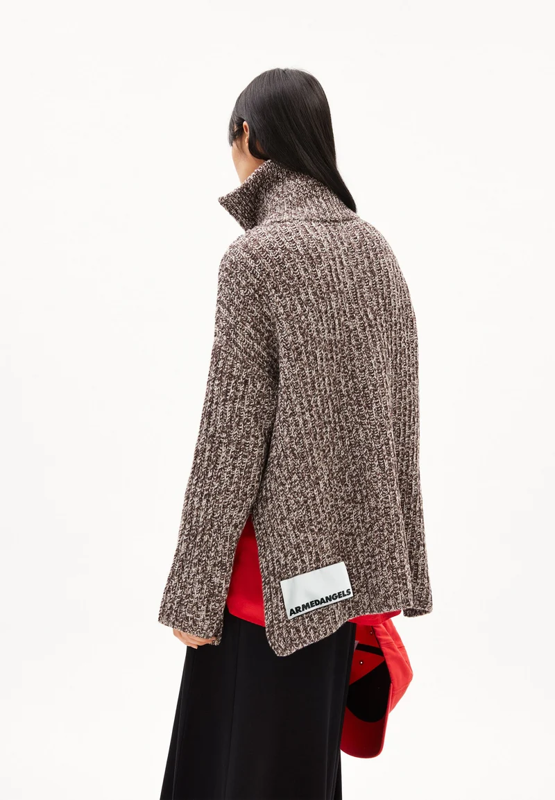 TRINEKAA LEOPARD | dark swamp-oatmilk