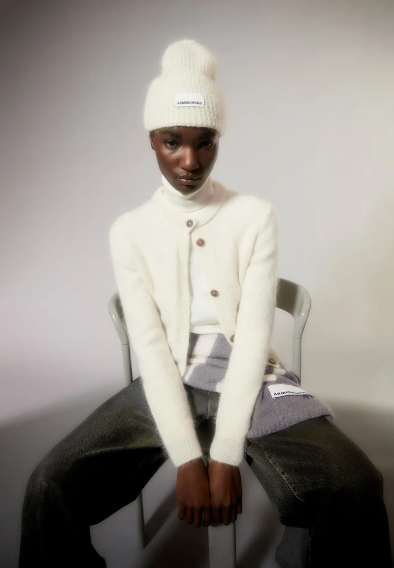 GILAAH MOHAIR | oatmilk