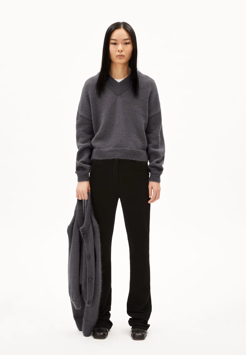 ALBASAA MOHAIR | iron cast