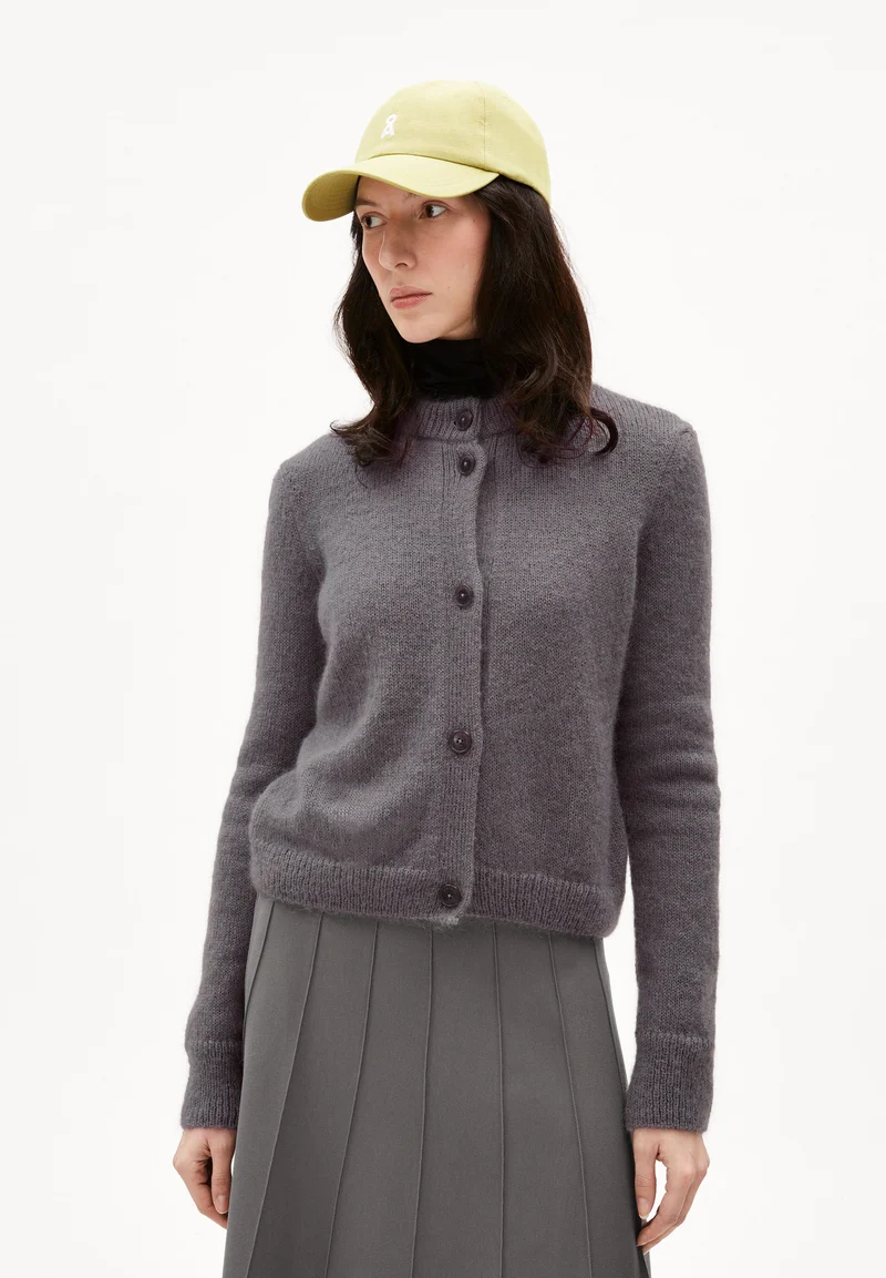 GILAAH MOHAIR | iron cast
