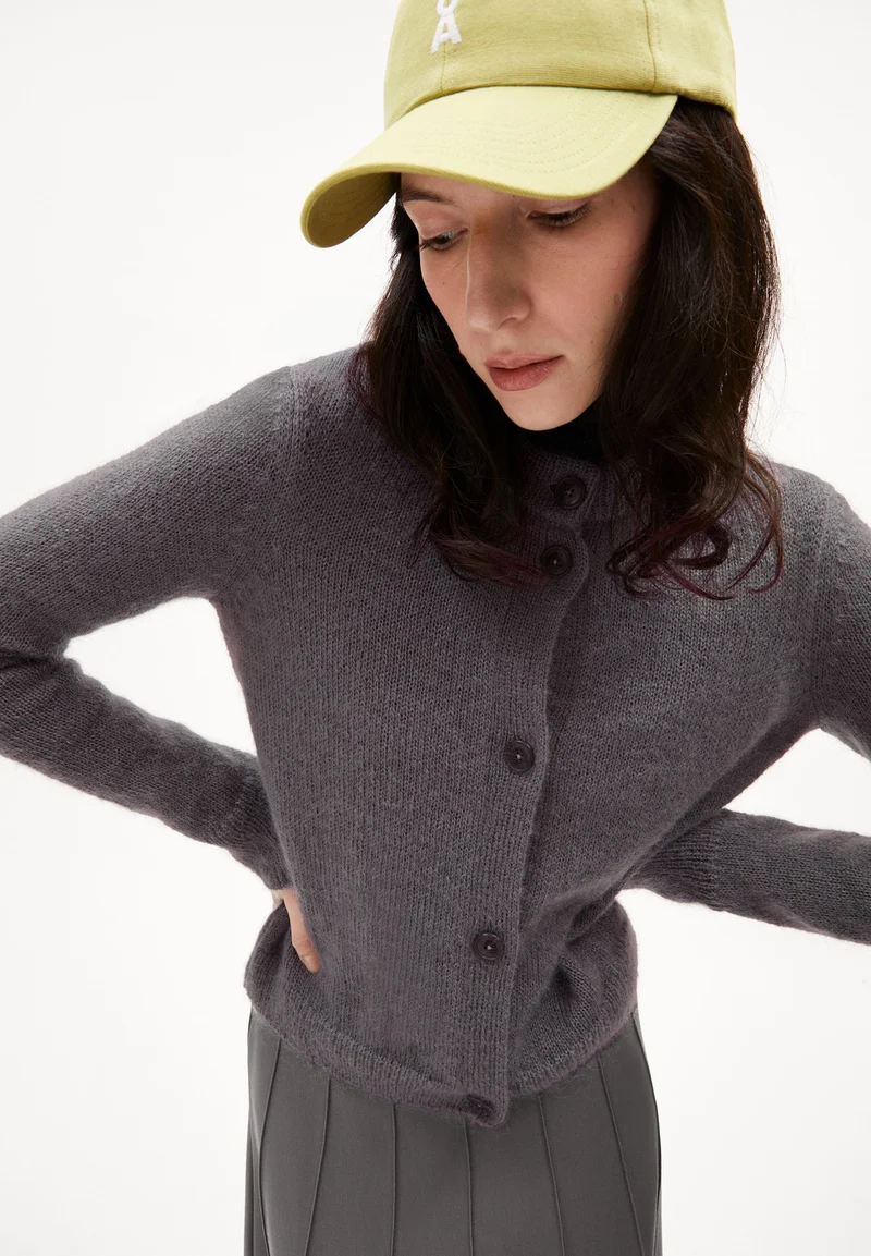 GILAAH MOHAIR | iron cast