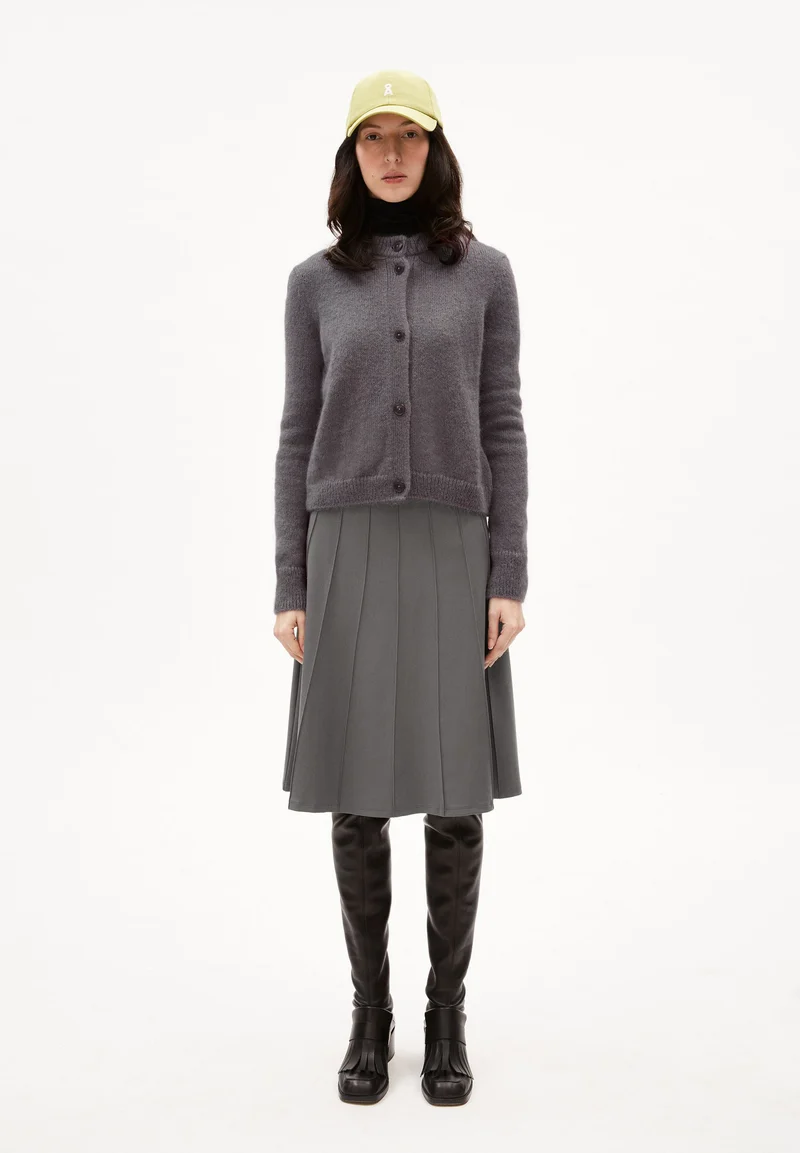 GILAAH MOHAIR | iron cast