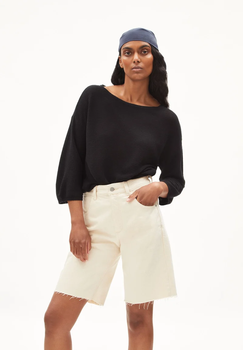 RATHAA LINO | black