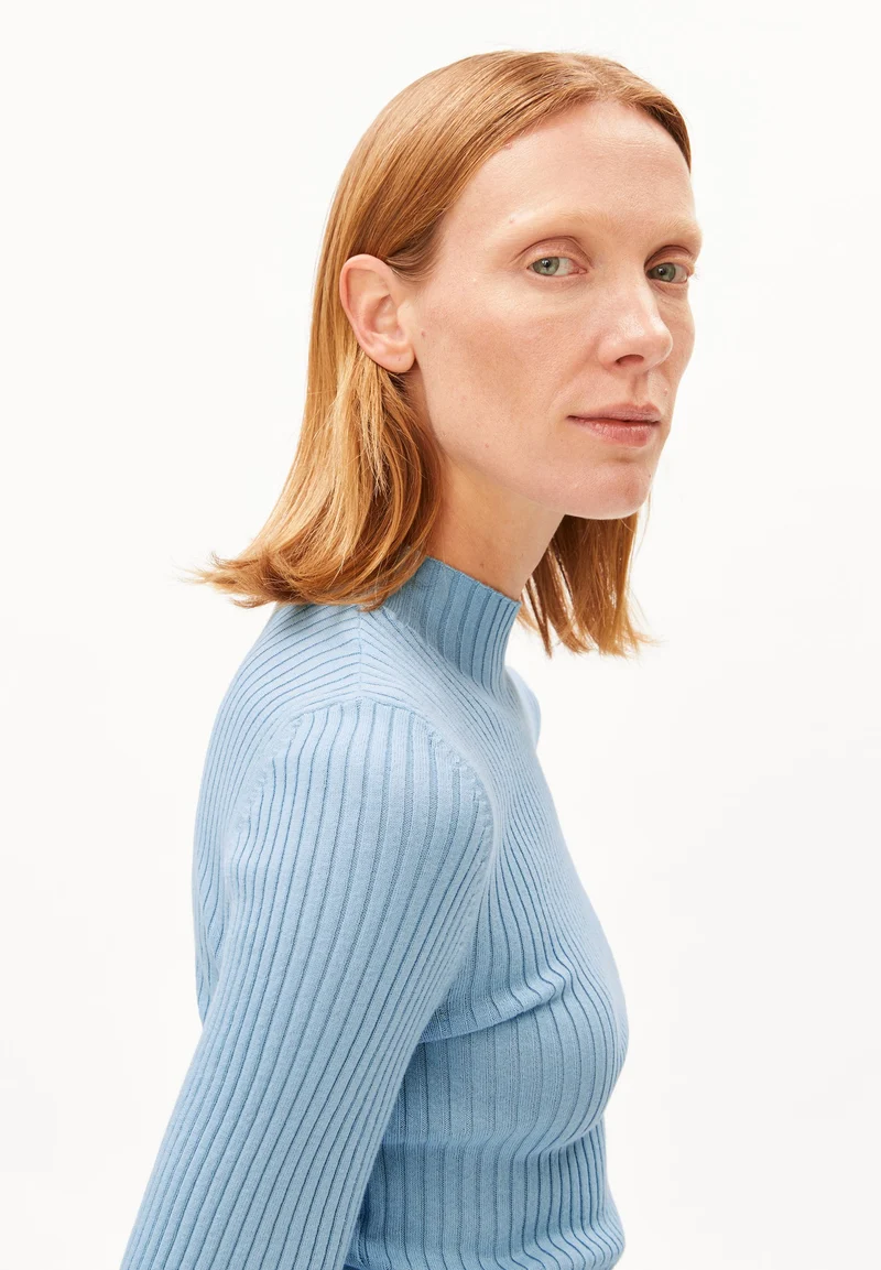 ALAANIA STRICKPULLOVER | blue glow