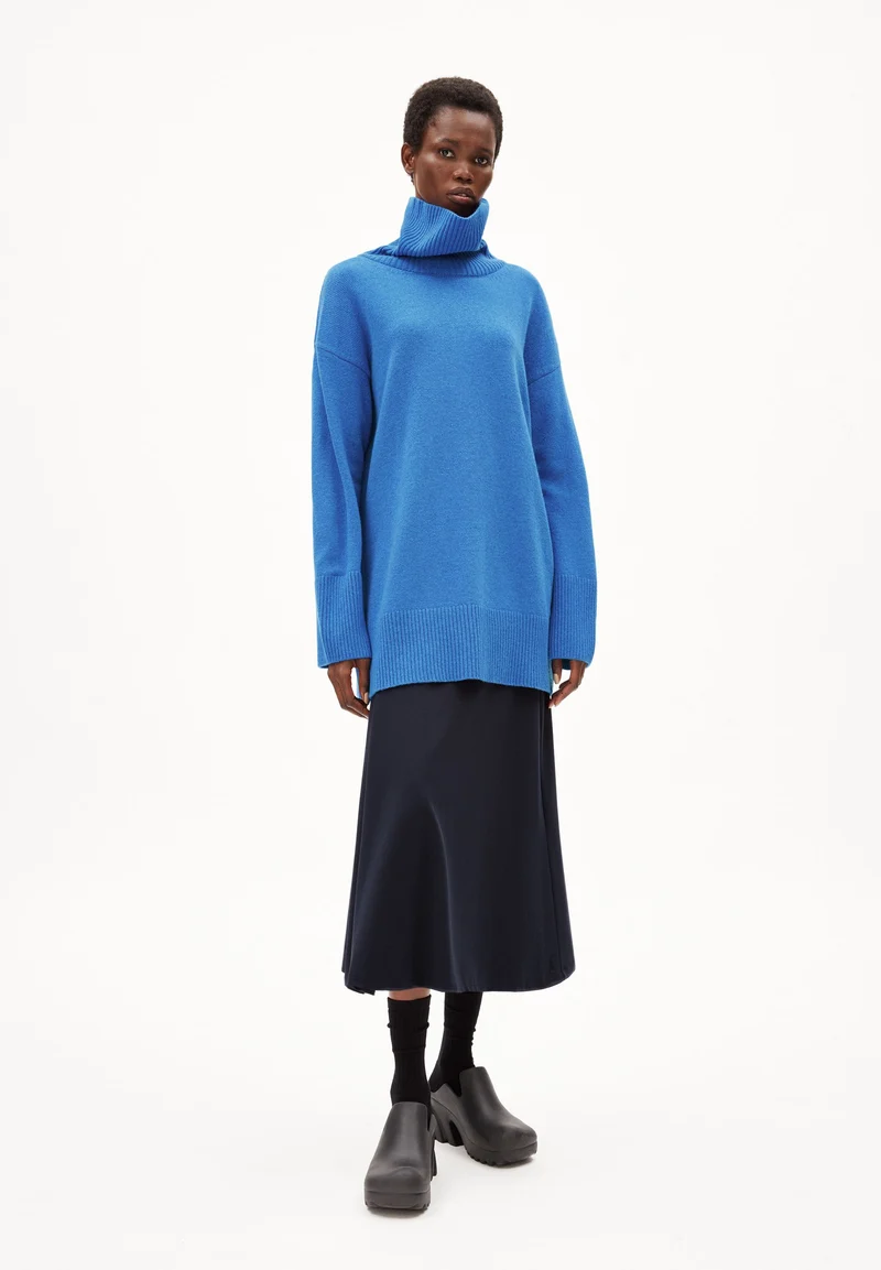 ARDIAA ROLLNECK | warm blue