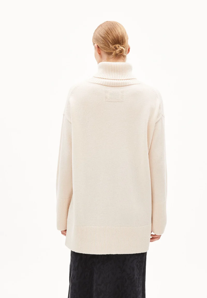ARDIAA ROLLNECK | oatmilk