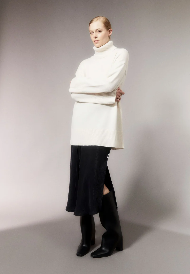 ARDIAA ROLLNECK | oatmilk