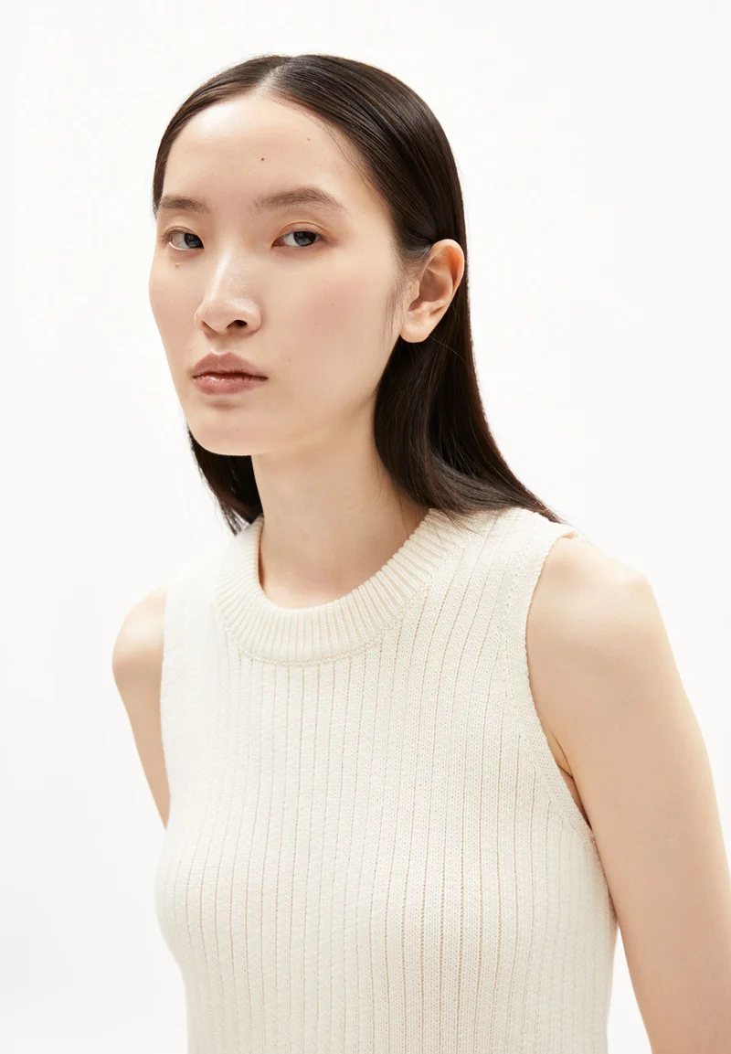 WIOLAA | off white