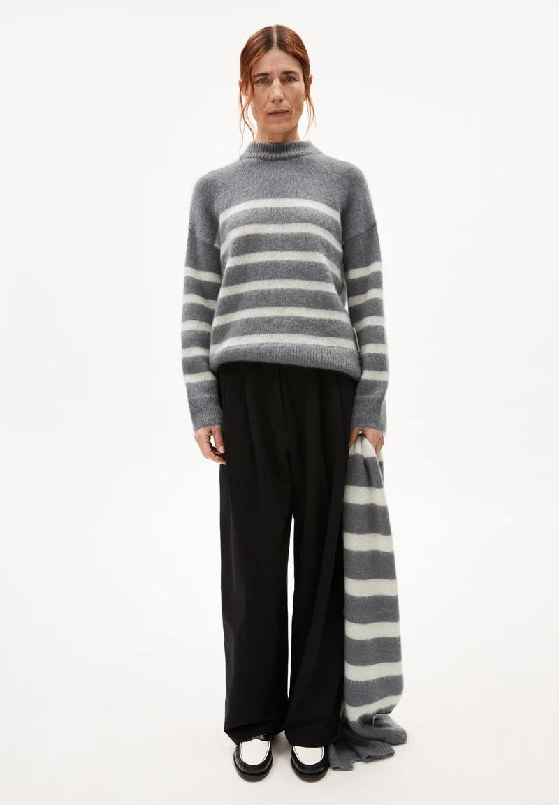 GWYNEIRAA STRIPES | iron cast-oatmilk