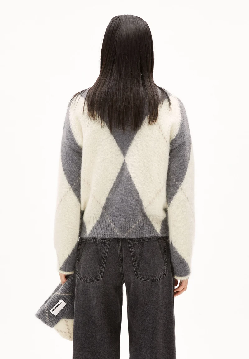 GWYNEIRAA ARGYLE | iron cast-oatmilk