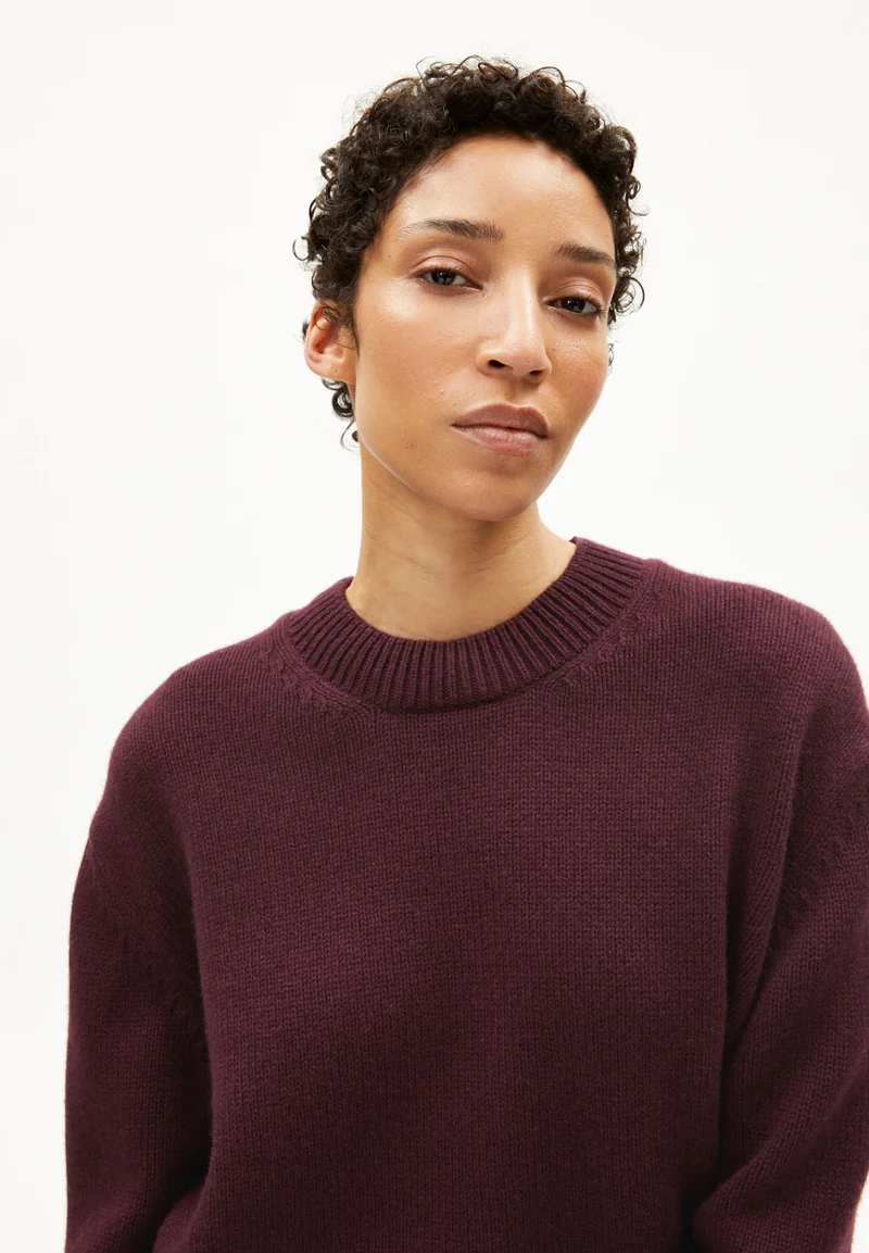 BALBAA | dark cranberry