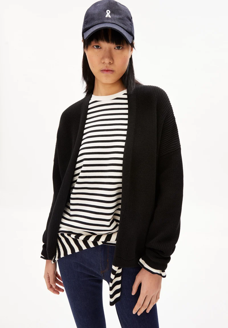 VILDANAA SOFT | black