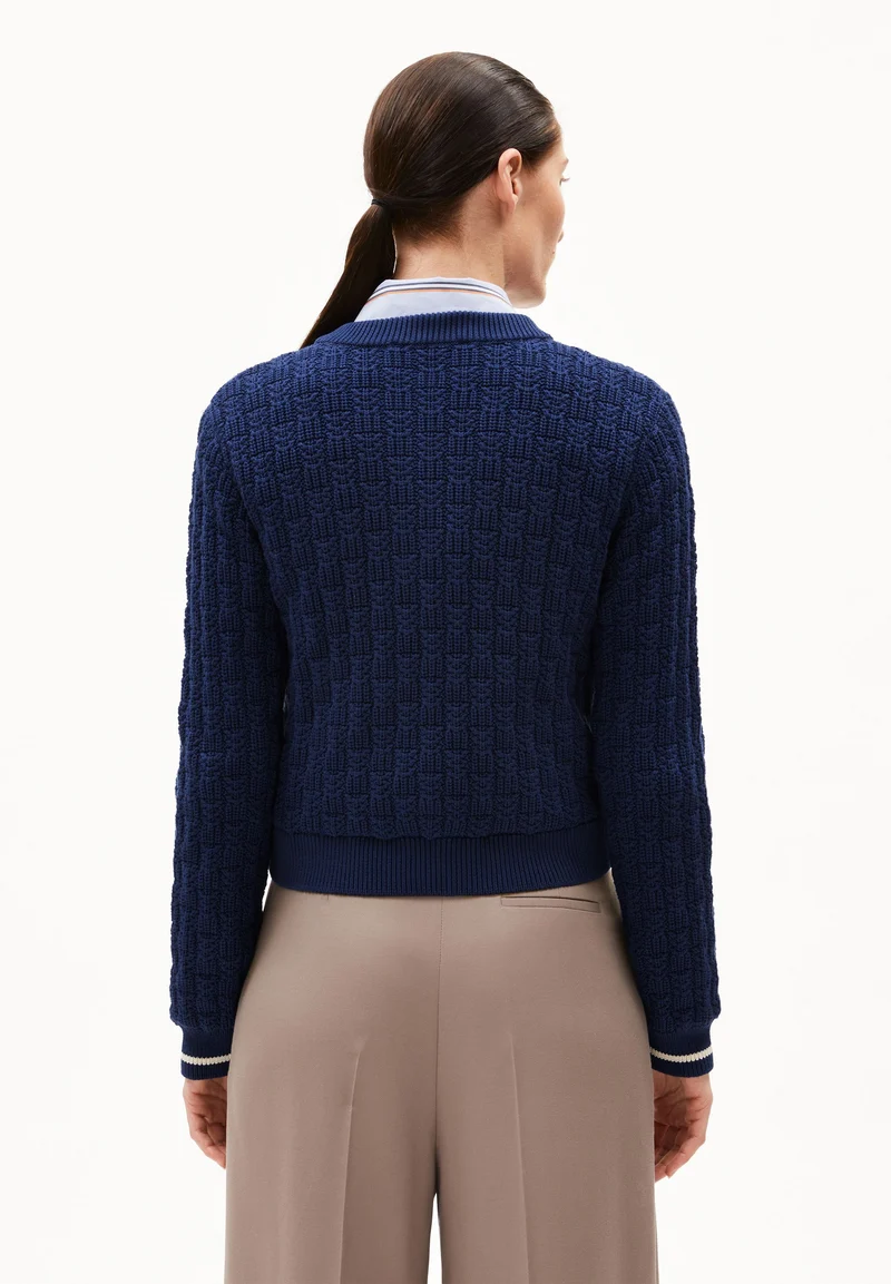 JULIAANAS STRUCTURE STRICKJACKE | blue noon