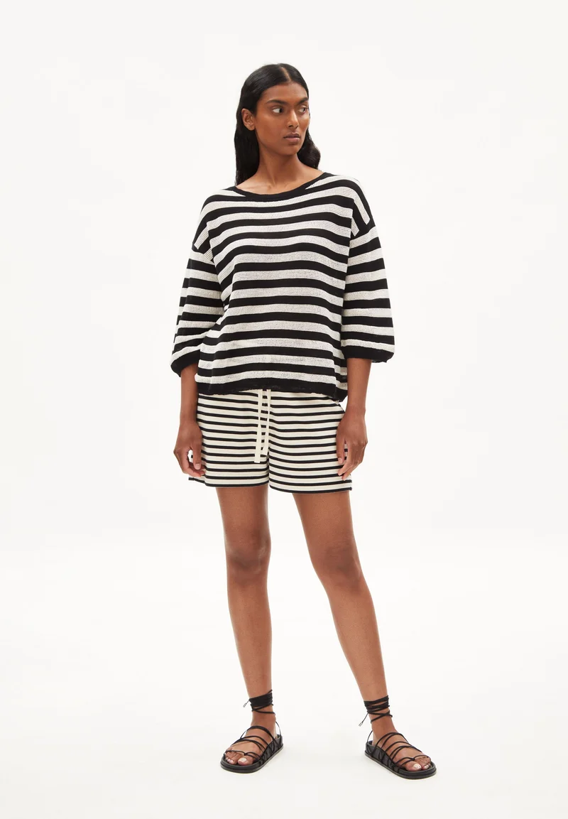 RATHAA STRIPES | black-off white