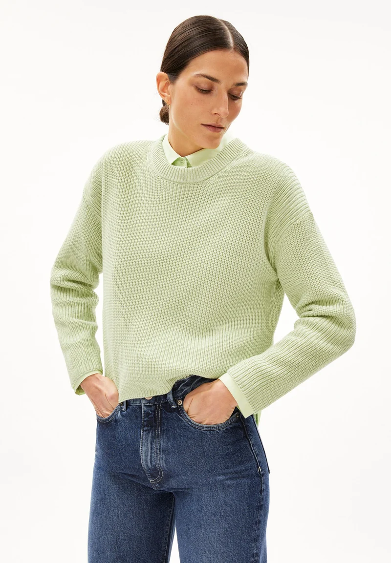 NURIAAS | pastel green