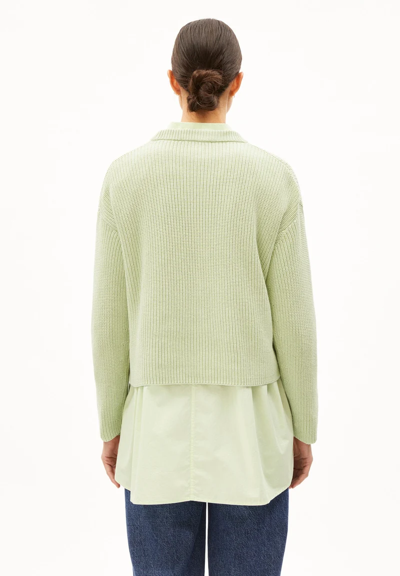 NURIAAS | pastel green