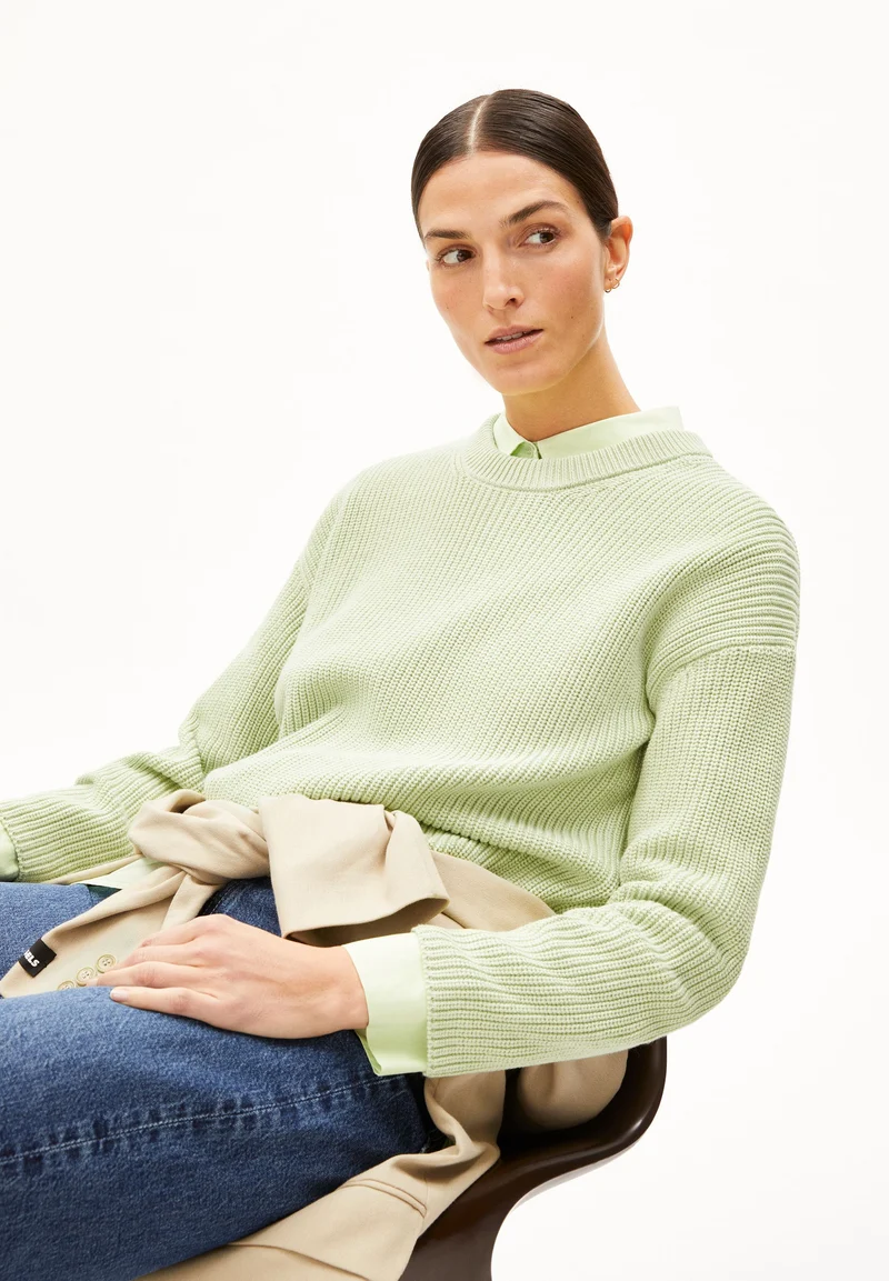 NURIAAS | pastel green