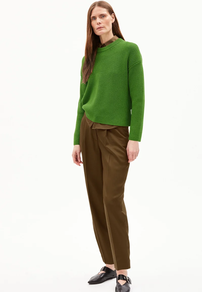 NURIAAS | ivy green