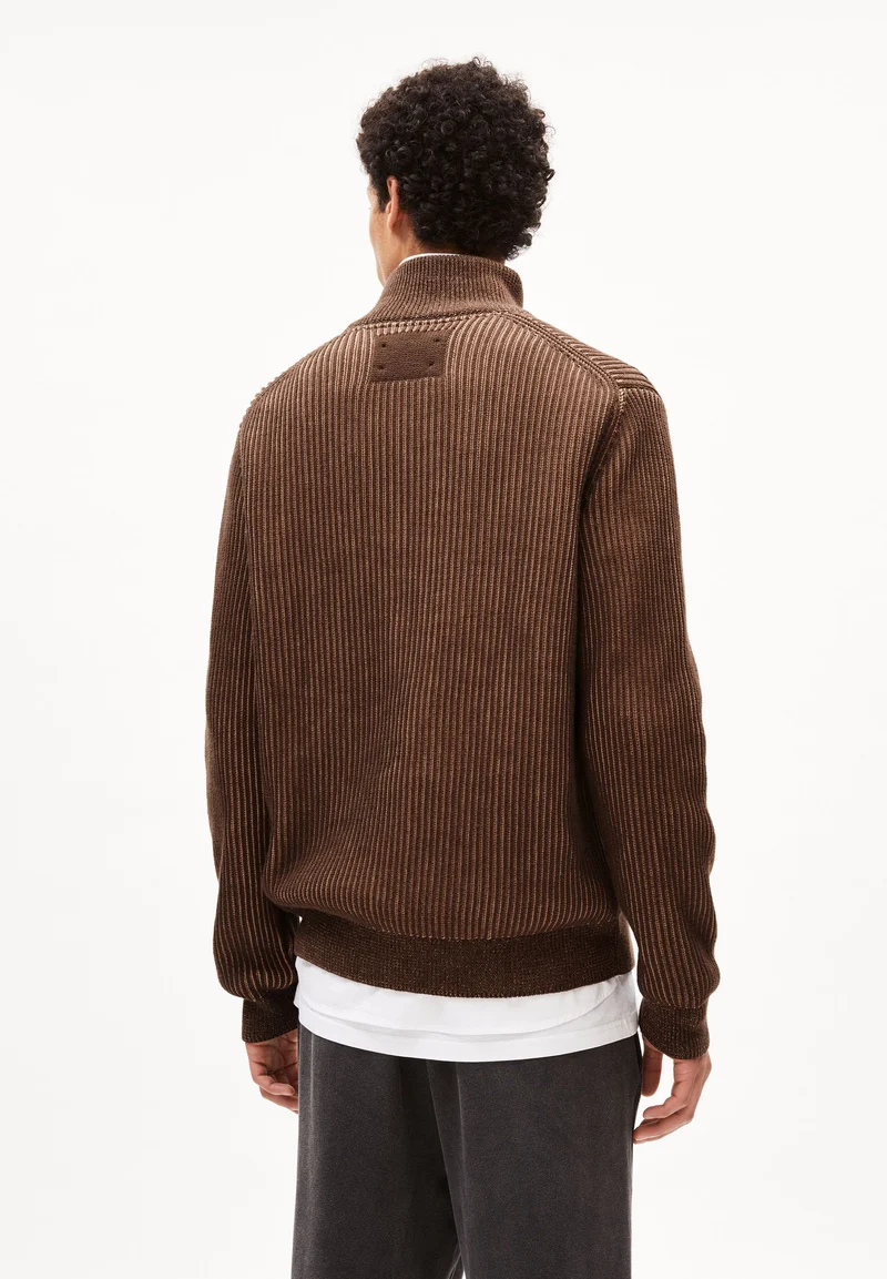 MAATEY | earth-cinnamon dust