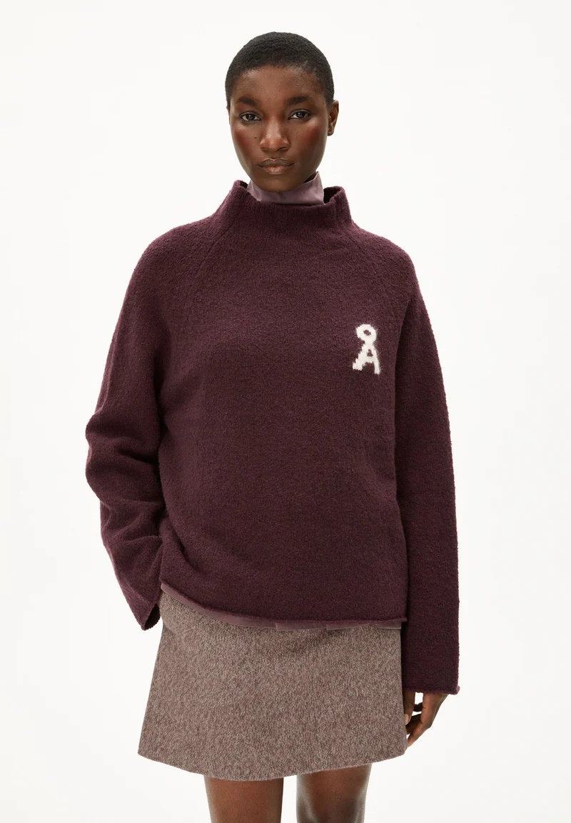 ICONIC Å BOUCLÉ-STRICKPULLOVER | dark cranberry-oatmilk