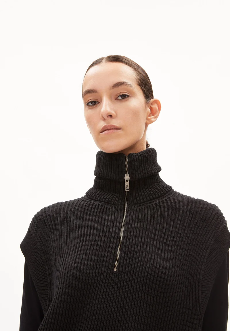 AYLAA | black