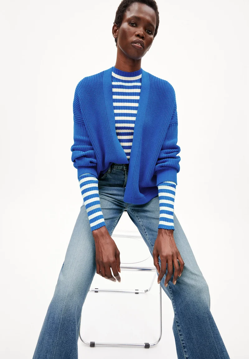 VILDAANA | warm blue