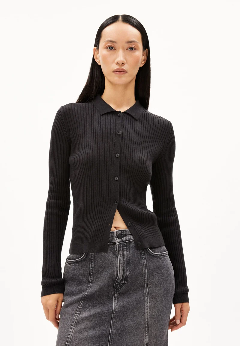 RICIAA | black