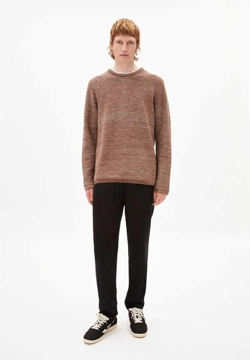TOLAA | deep brown - sand stone