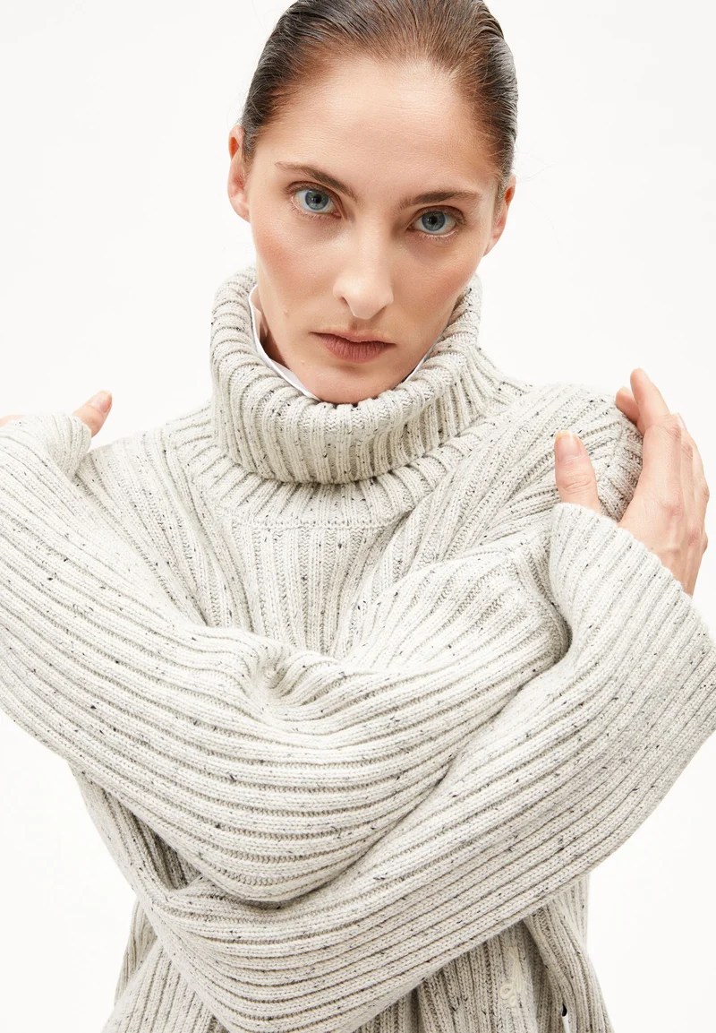 SABIRAA TWEED STRICKPULLOVER | oatmilk-black