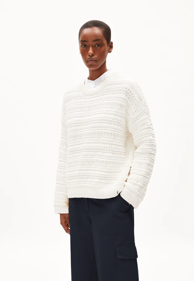 LANIAA | off white