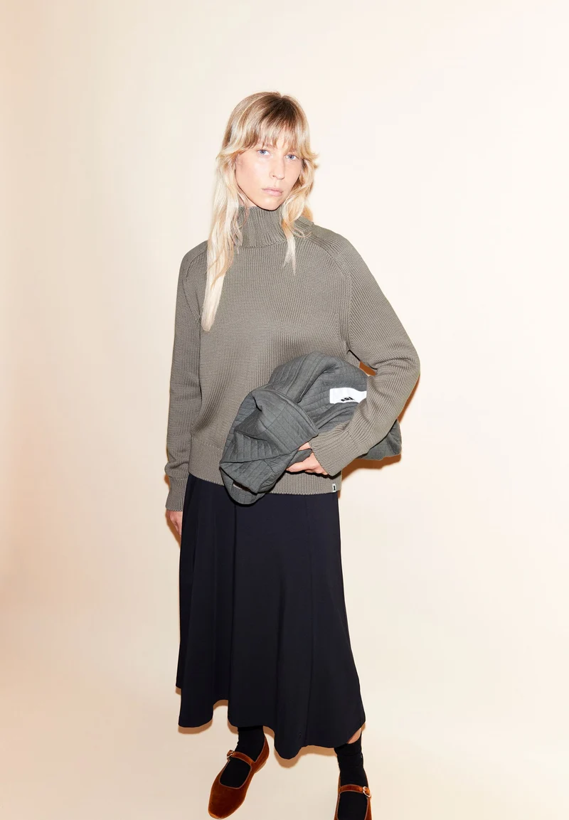 CAAMILE COMPACT | muddy water