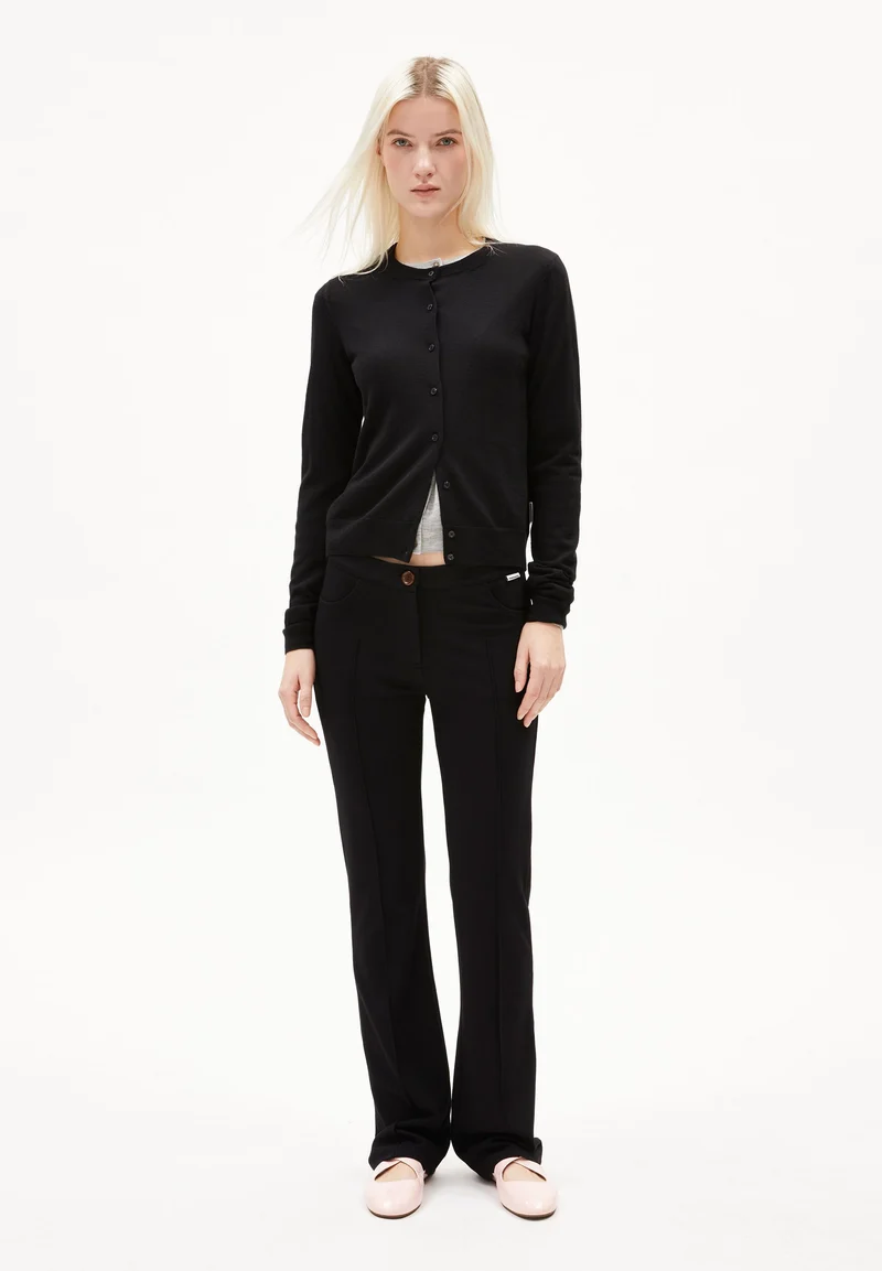 OPHALIAA MERINO STRICKJACKE | black