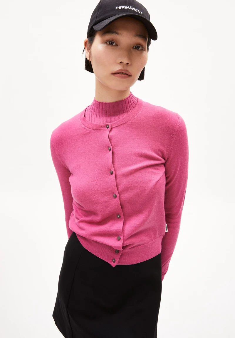 OPHALIAA MERINO STRICKJACKE | crushed berry
