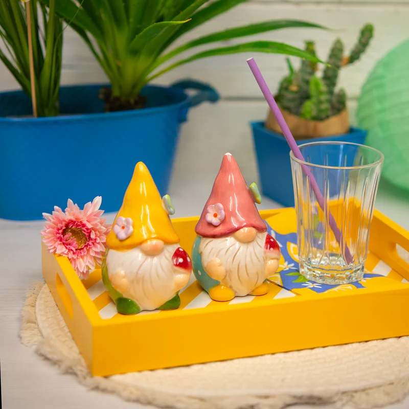 Logbuch-Verlag Deko-Wichtel 2er-Set Gartenzwerge Keramik bunt 11 cm – niedliche Figuren für Frühling, Garten oder Fensterbank