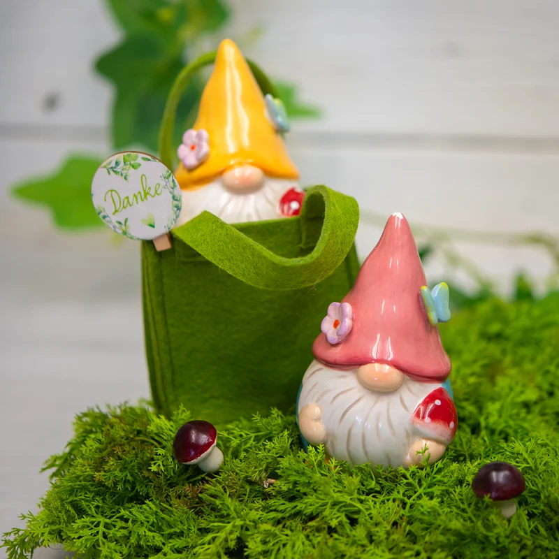 Logbuch-Verlag Deko-Wichtel 2er-Set Gartenzwerge Keramik bunt 11 cm – niedliche Figuren für Frühling, Garten oder Fensterbank