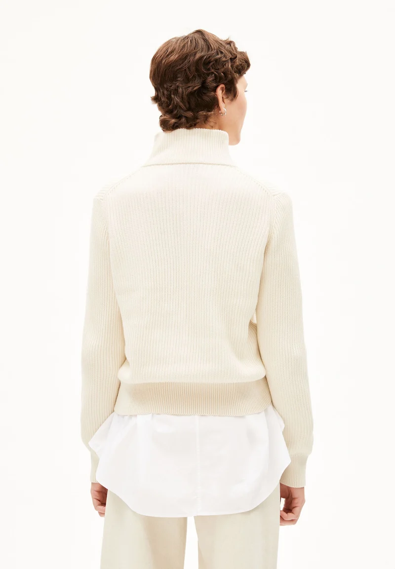 REBECCAA VANISE | oatmilk-light oatmilk