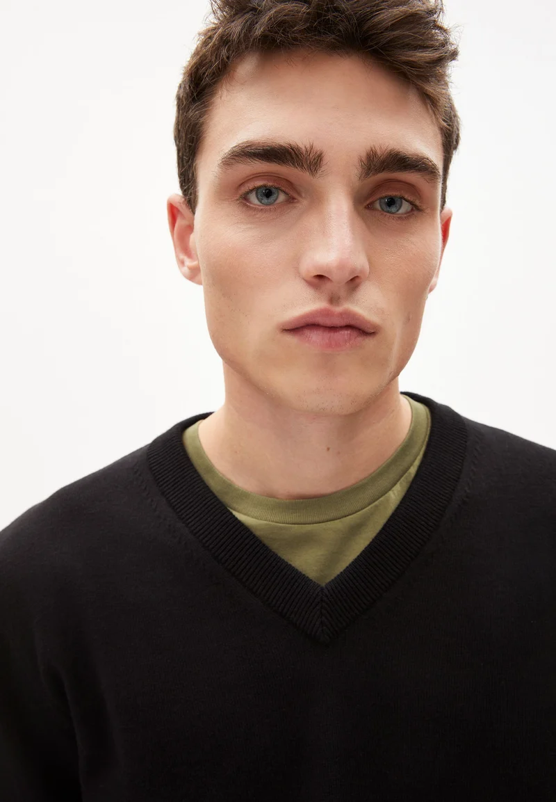 MAANES | black