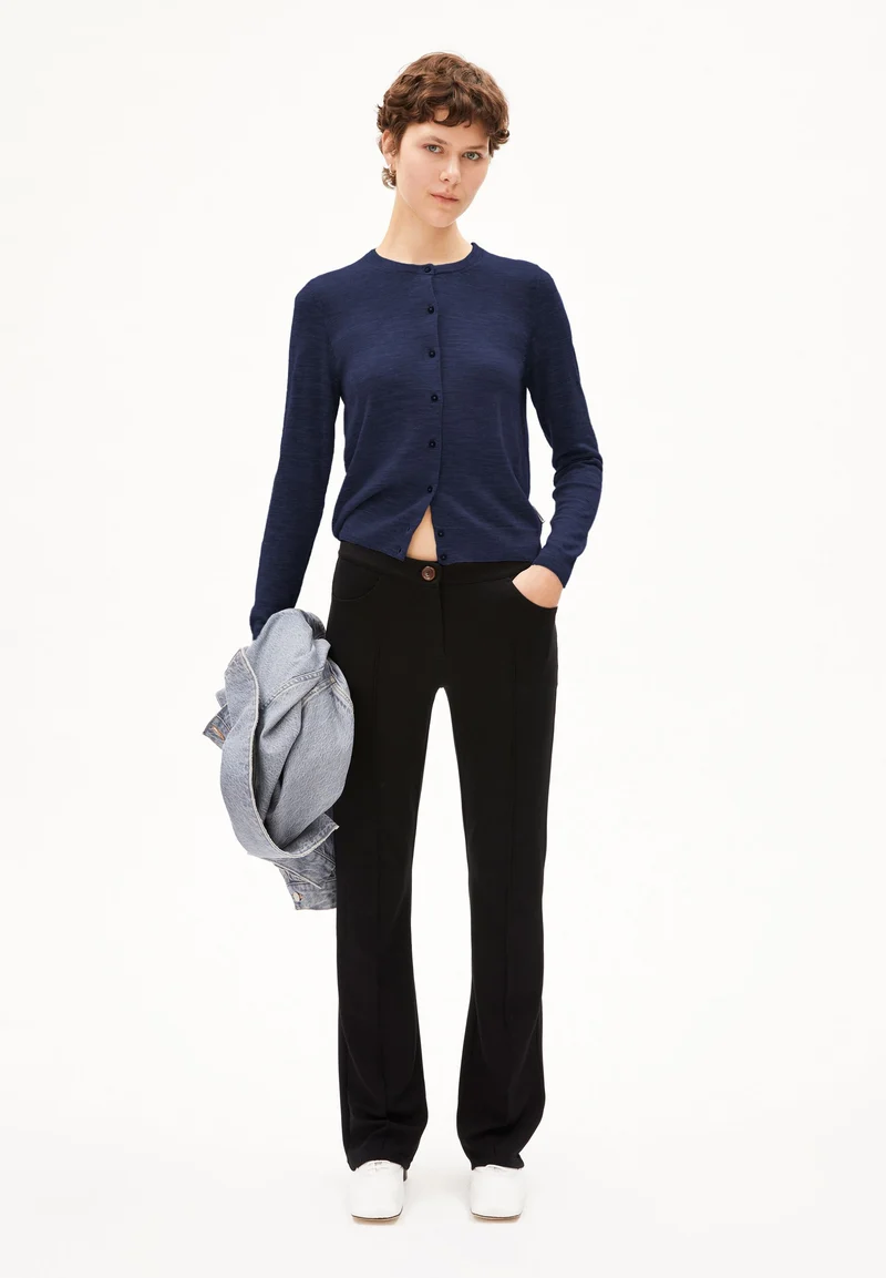 OPHALIAA MERINO STRICKJACKE | tinted navy