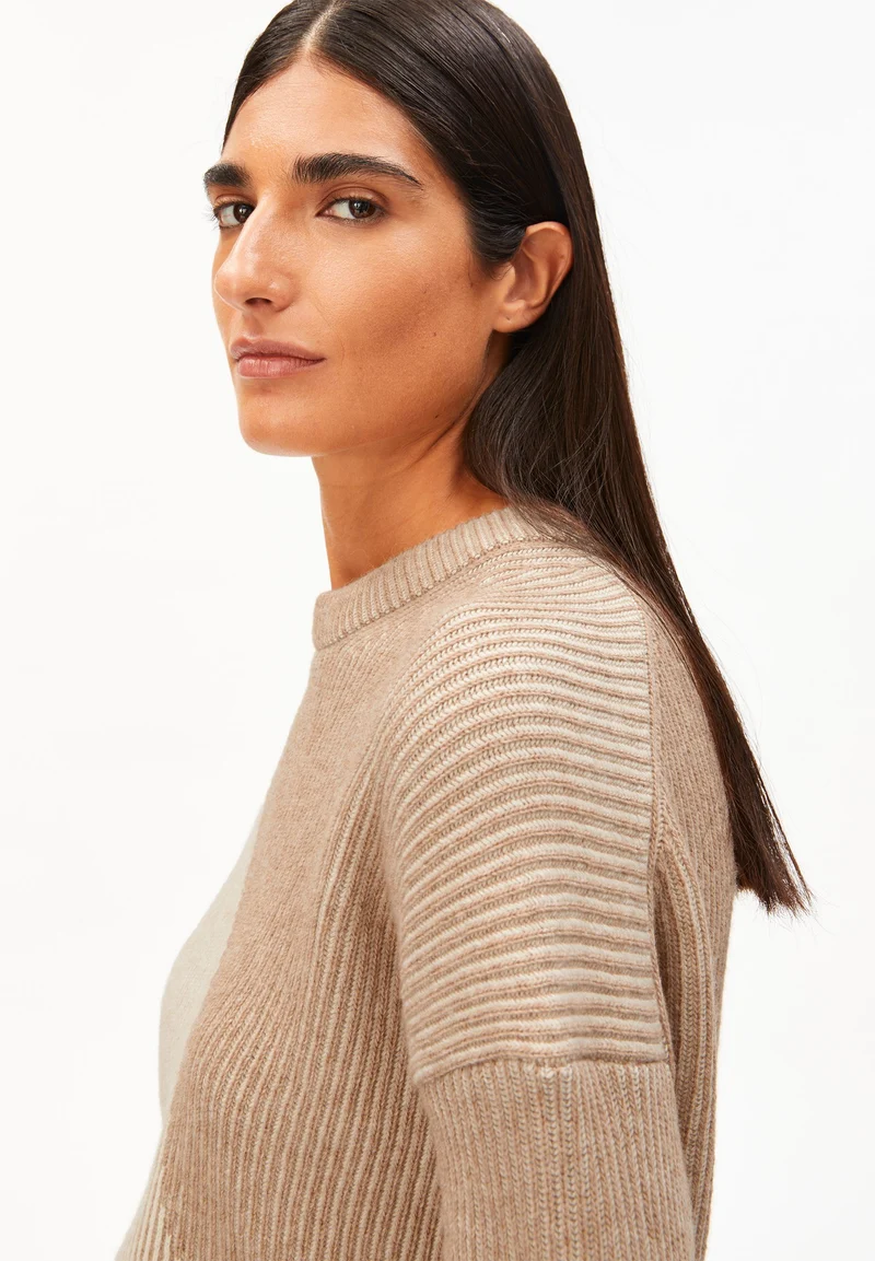 MAYRAA VANISE STRICKPULLOVER | camel melange-oatmilk