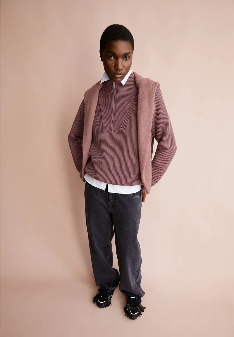RONYIAAS GMT DYE | dark berry